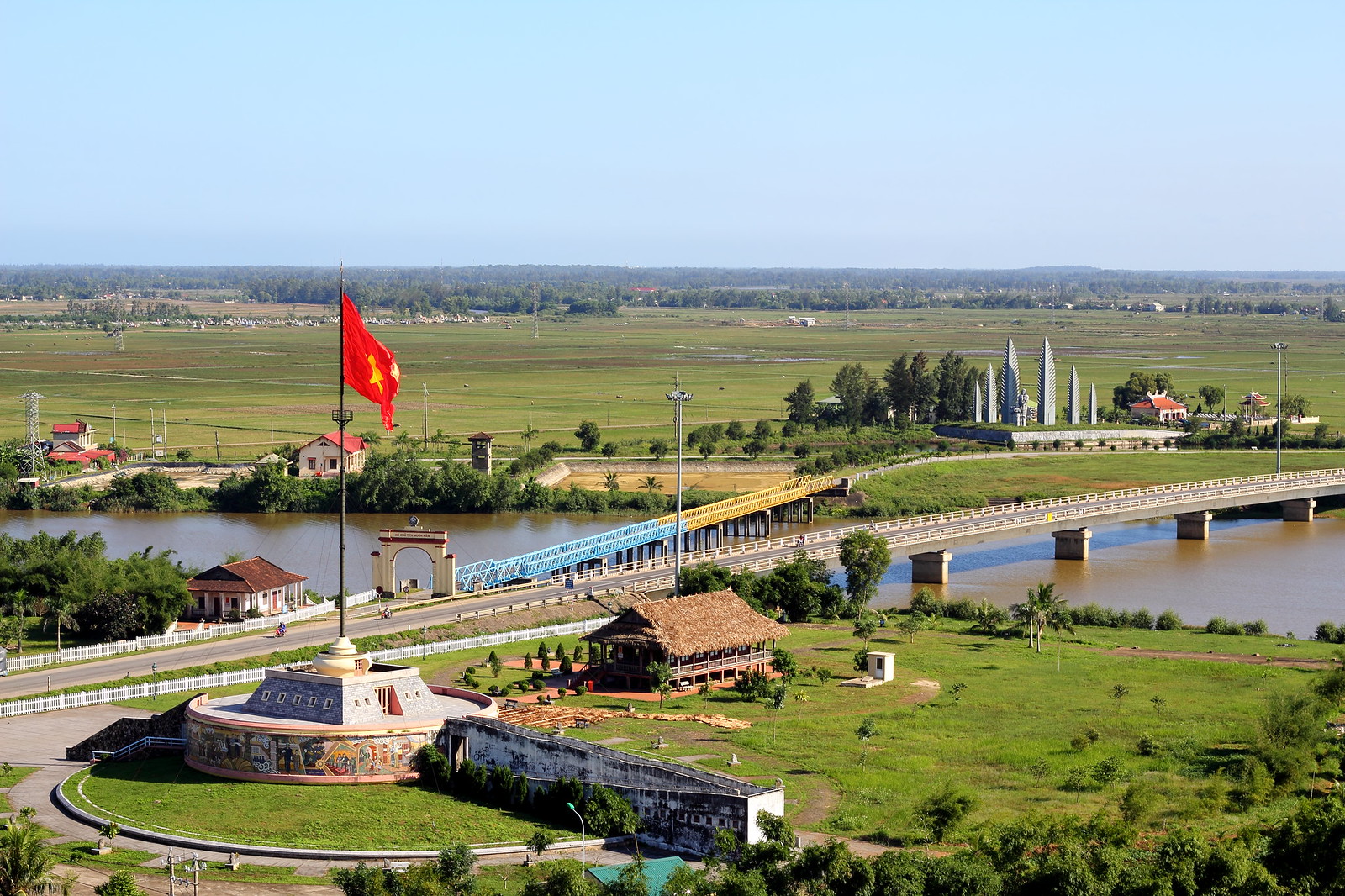 HUE - PHONG NHA - DMZ