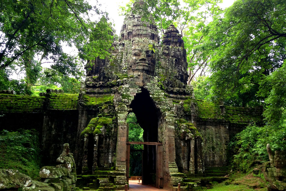 /files/files_1/Tours/cambodia/daidien-bando/20161205035936-angkor-thom-gody-(4).jpg